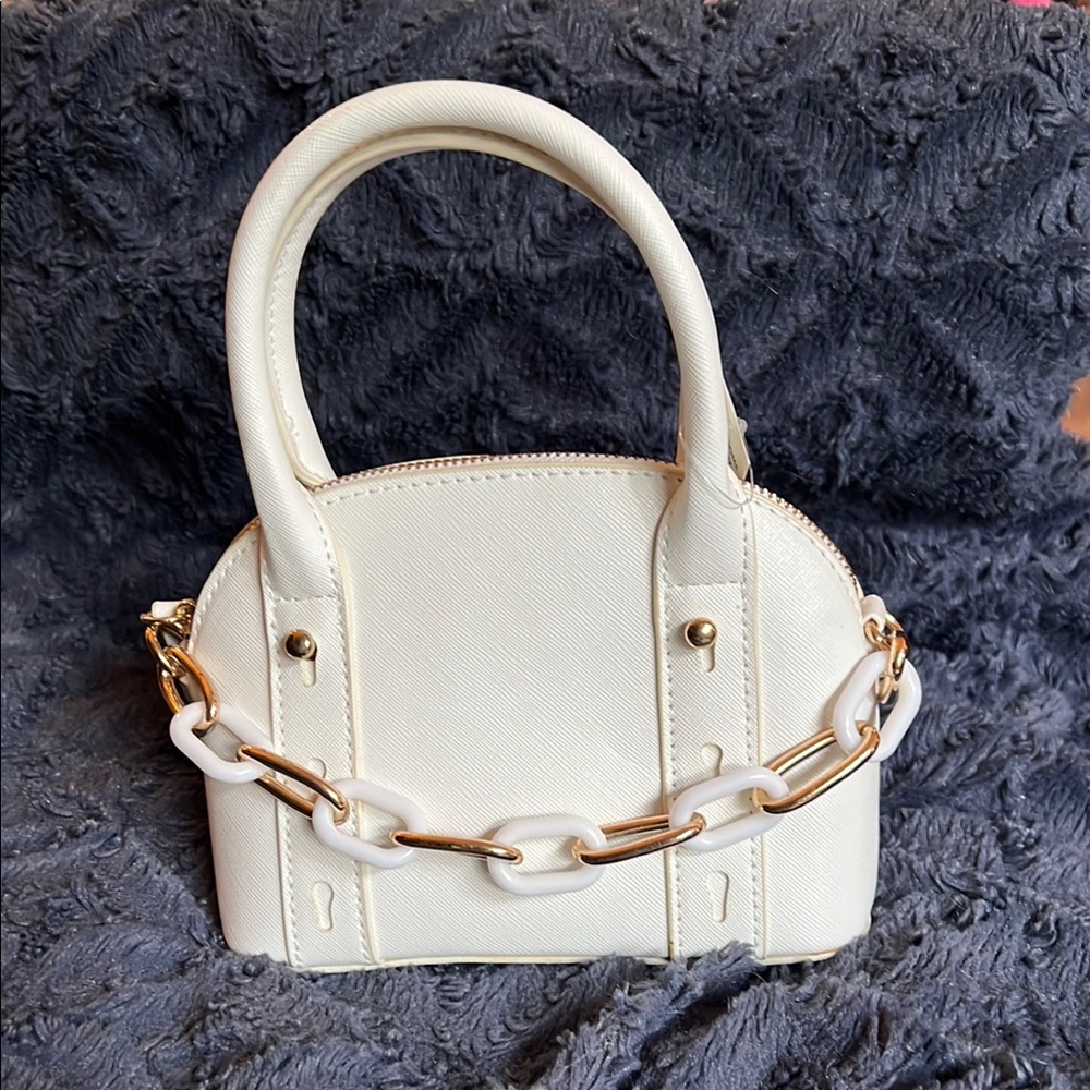 No Boundaries White and Gold Mini Bag with Chain-Link Details